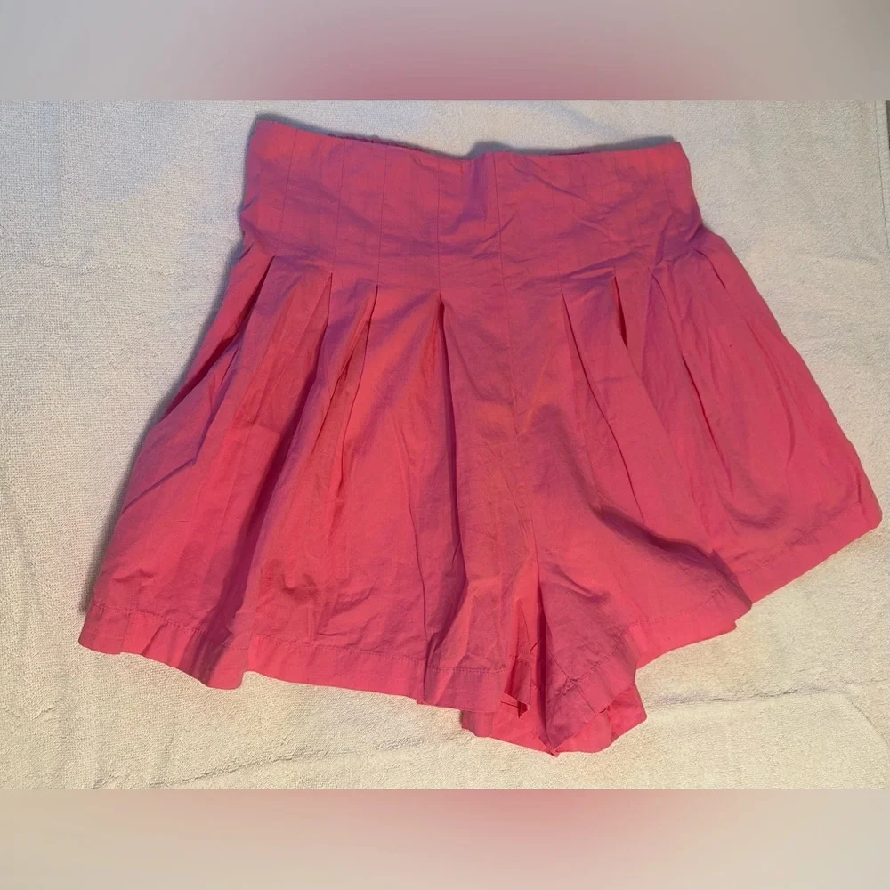 NWT Free‎ People Pleated Flow shorts - Size Medium